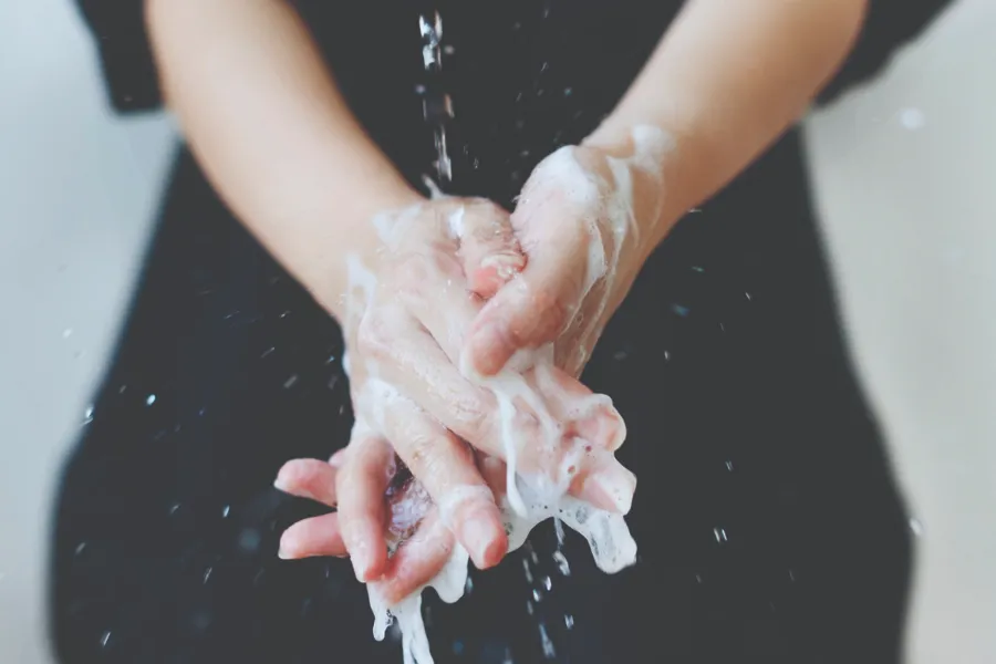 بهترین شوینده دست مناسب برای محافظت از پوست چیست؟🧴 1 شوینده دست مناسب