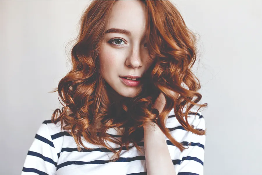 انتخاب رنگ مو مناسب پوست؛ راز چهرههای همیشه خوشتیپ در یک نگاه!💇♀️ 2 رنگ موهای مناسب برای پوستهای سرد