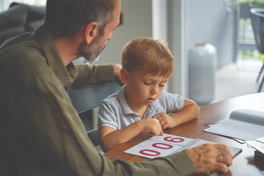 نقش والدین در پیشگیری و کاهش تاخیر گفتاری