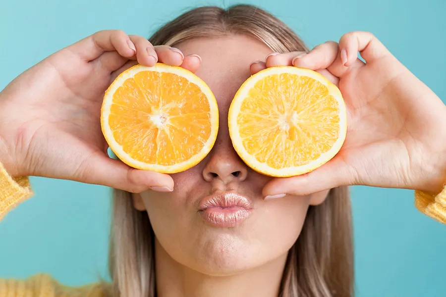 رفع تیرگی پوست با ترفندهای ساده خانگی✨ 4 مواد مؤثر در محصولات پوستی برای روشن کردن پوست