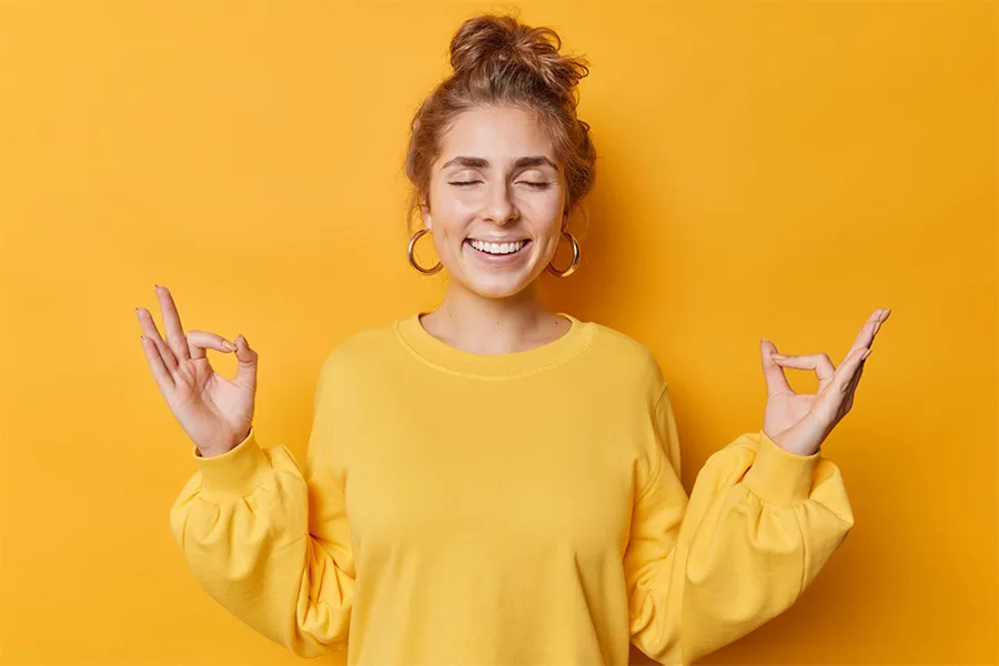 راز درخشش افراد کاریزماتیک در جمعها چیست؟ 😍 2 مثبتاندیشی و انتقال انرژی خوب