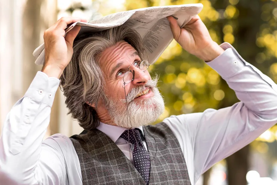 فواید شکلات تلخ؛ چرا هر روز باید بخوریم؟🍫 1 شکلات تلخ و تقویت حافظه: دوست مغز شما