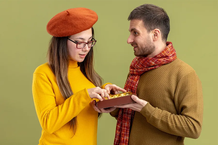 چرا شکلات دوست داریم؟🍫سفری از طعم تا احساس 5 تفاوت های جنسیتی در علاقه به شکلات